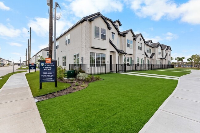 Building Photo - Bluewater at Balmoral