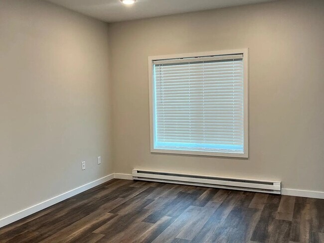 Foto del edificio - 705 S Oak St