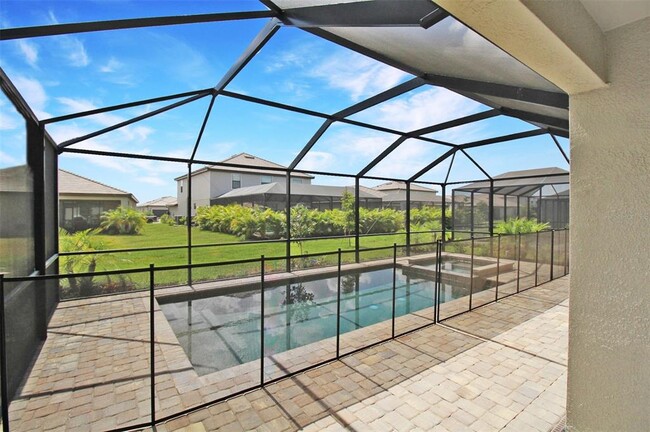 Foto del edificio - 15238 Serene Shores Loop