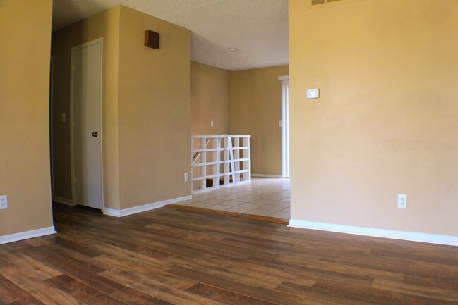 Foto del edificio - 6105 E Mainsgate Rd