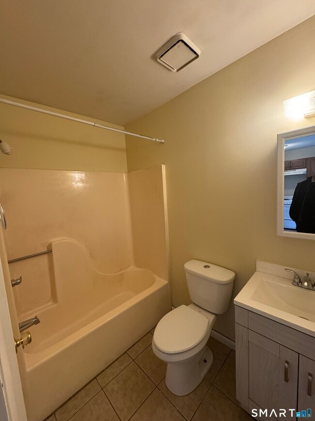 Building Photo - 4 Warwick St