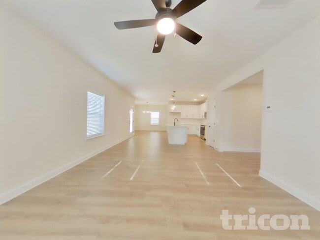 Foto del edificio - 615 Cantrell Dr