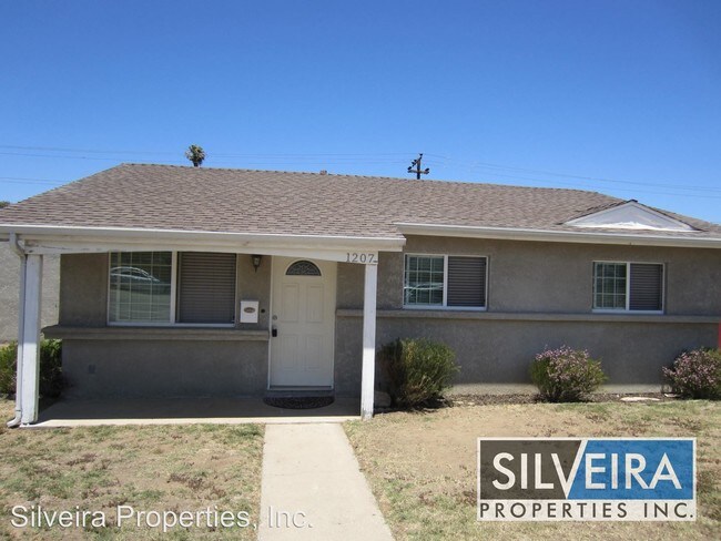 Building Photo - 1207 E Donovan Rd