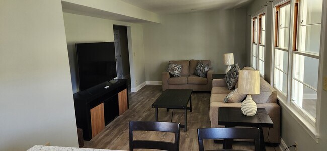 Foto del edificio - 3533 N Buffalo St