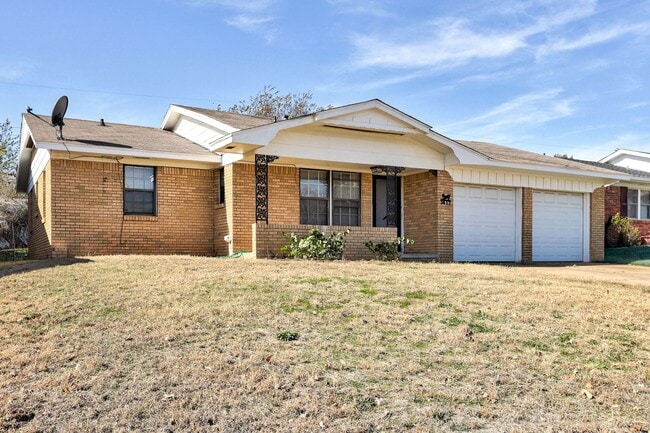 Building Photo - First Full Month's Rent Free! Spacious 3BD/1.BTH Home in Spencer