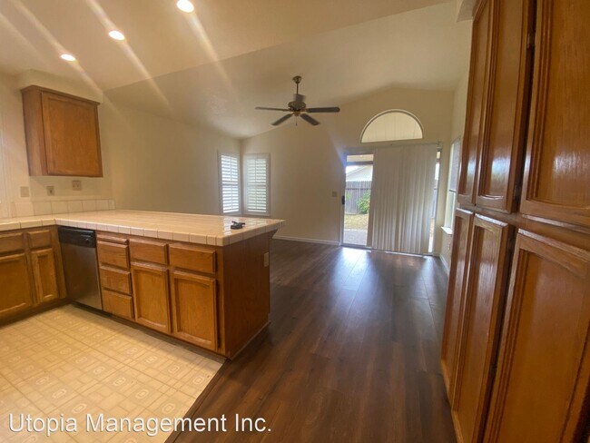Foto del edificio - 3 br, 2 bath House - 6415 Canyon Creek Way