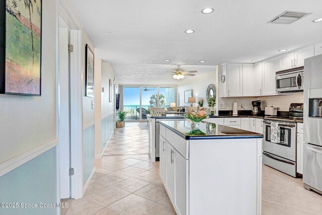 Building Photo - 1101 S Miramar Ave