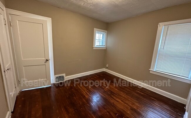 Building Photo - 3346 Desota Ave