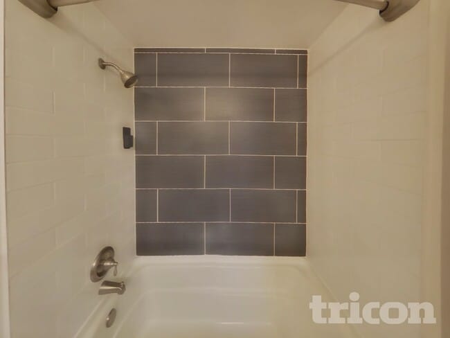 Building Photo - 1602 57th Ave NE