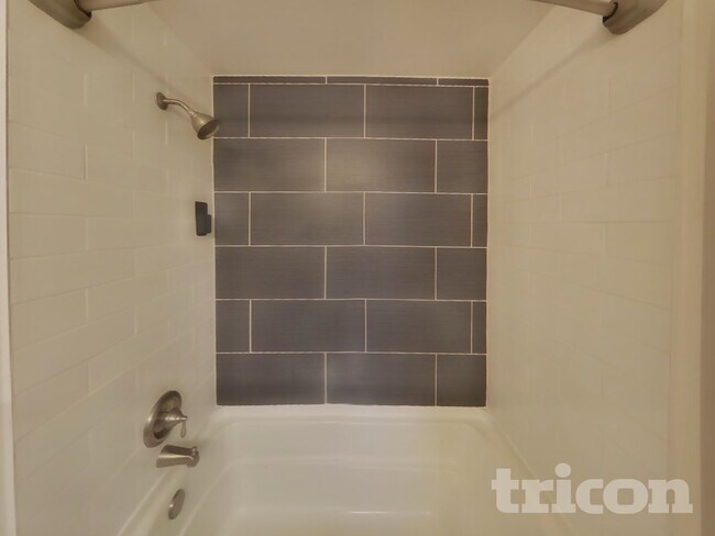 Foto del edificio - 1602 57th Ave NE