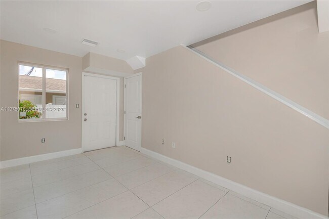 Foto del edificio - 813 NW 3rd Ave