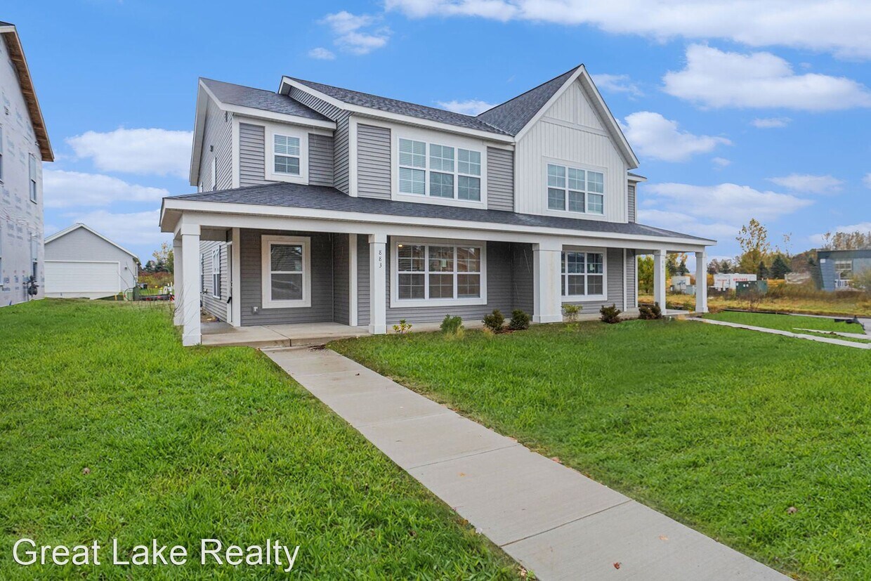 4 br, 2.5 bath House 875 Main House Rental in Holland, MI