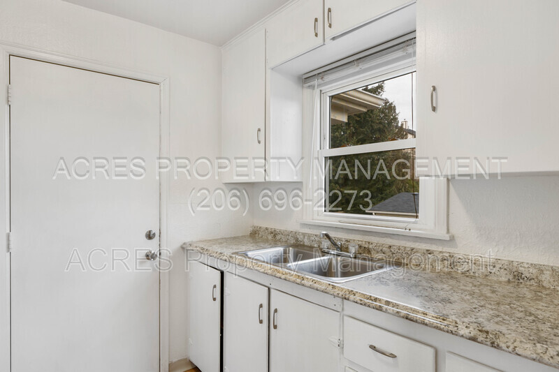 Primary Photo - 1307 Garfield St S