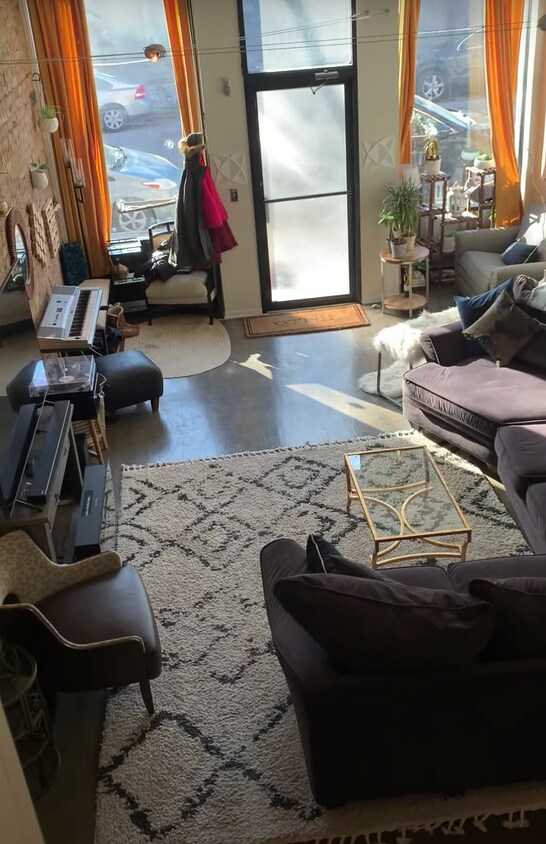 Foto principal - 2047 N Hoyne Ave