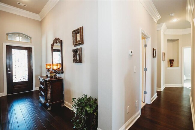 Building Photo - 2803 W Amour Dr