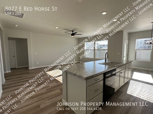Building Photo - Spacious Single-Level Home with Open Layou...