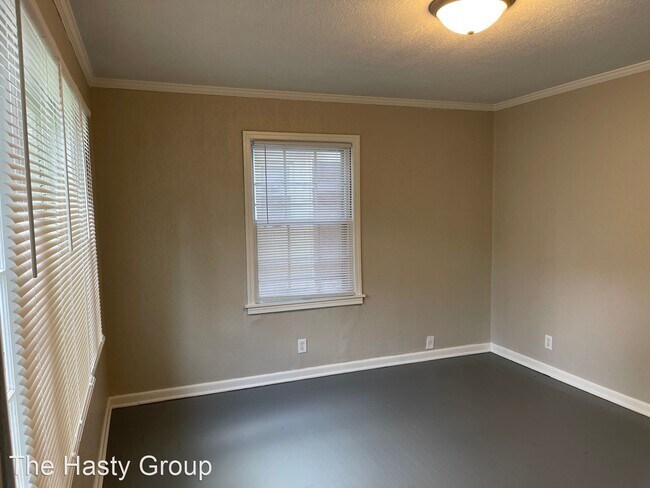 Building Photo - 2 br, 1 bath House - 1155 E 75th Ter