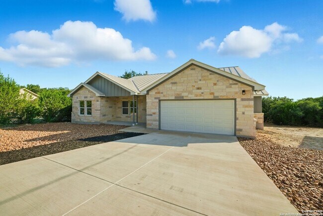 Foto del edificio - 207 Deer Oaks Dr