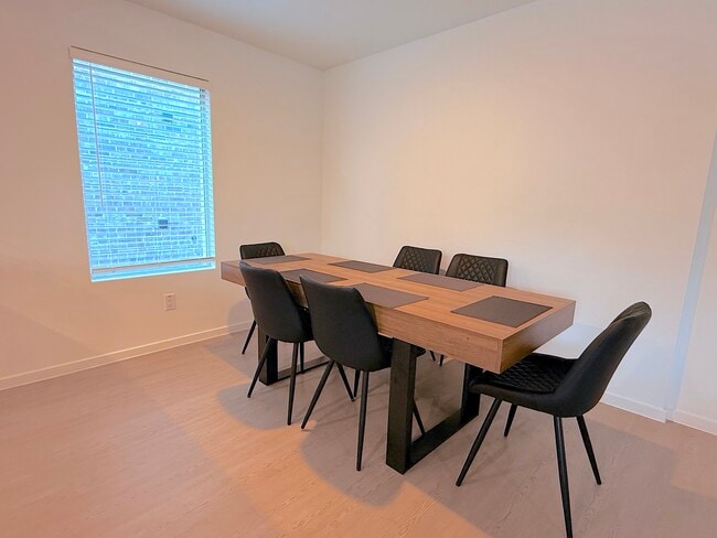 Building Photo - 241 Adelina Dr