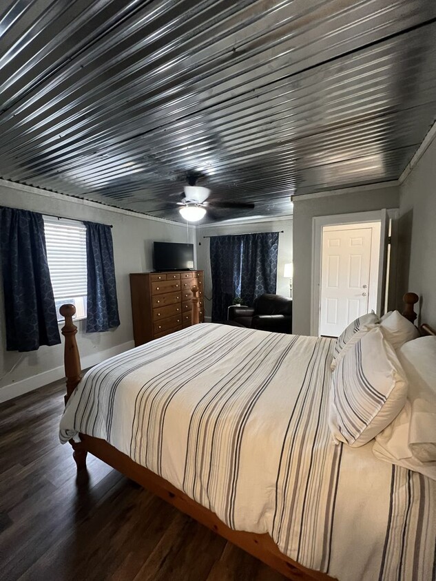 Building Photo - Welcome to your Fully Furnished retreat in Linden, Texas!