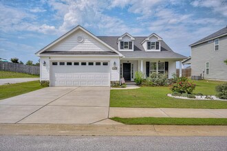 Building Photo - 858 Goodale Dr