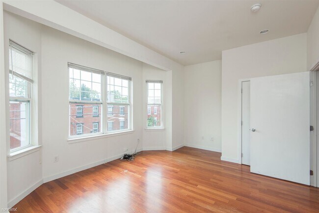 Foto del edificio - 4 br, 3 bath Duplex - 1813 W Master ST Unit 2
