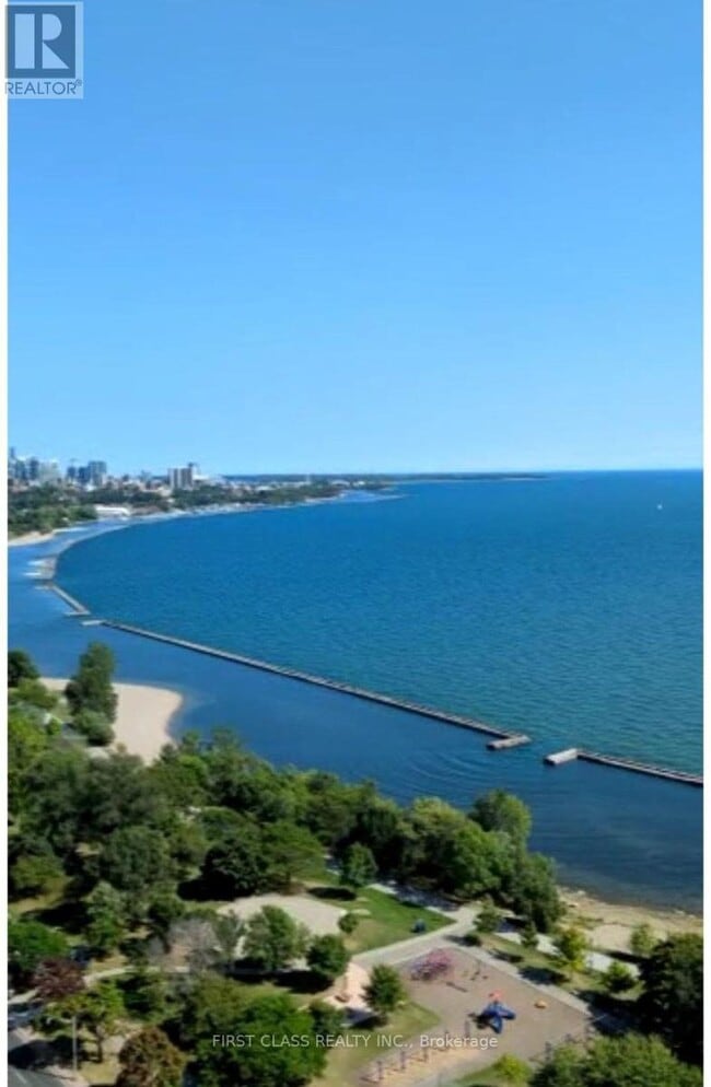 Building Photo - 1926 Lake Shore Blvd W