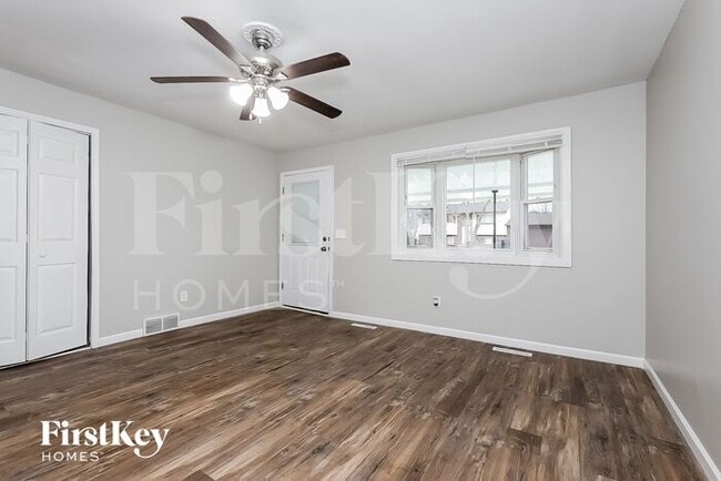 Building Photo - 3545 Malabar St