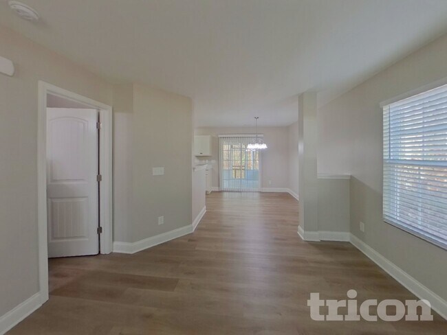 Foto del edificio - 5308 Tucker Phillips Dr