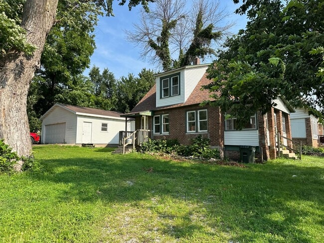 Building Photo - NW Fort Dodge 3 Bedroom $895