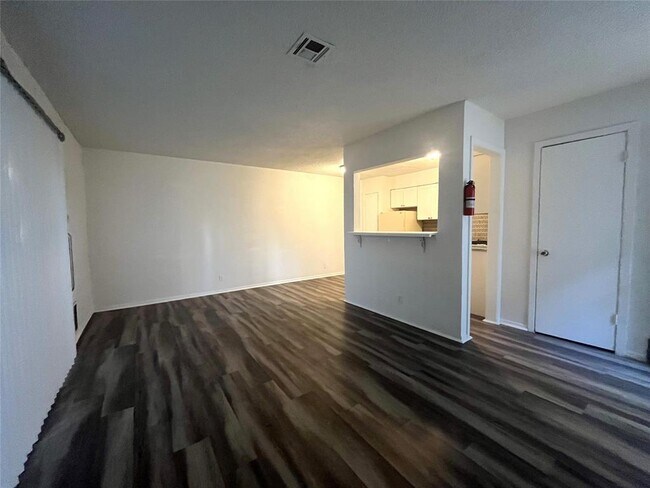 Foto del edificio - 4908 West Gate Blvd