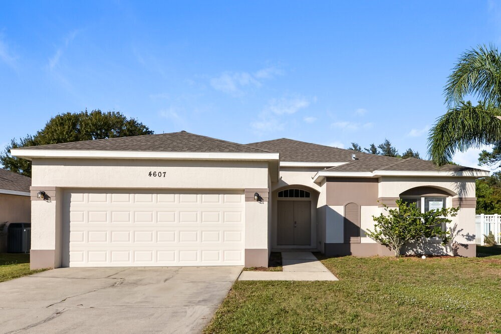 Foto principal - 4607 9th Ave E