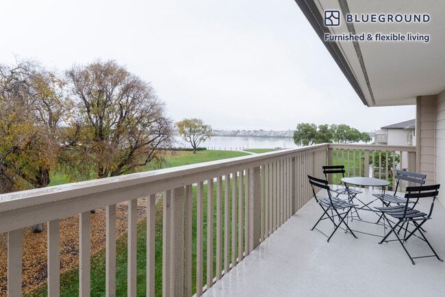 Foto del edificio - 950 E Hillsdale Blvd