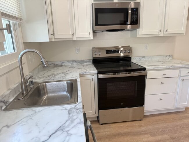 Photo - Sycamore (610-612) East Apartment