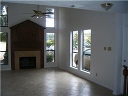 Foto del edificio - 7122 Deer Creek Ct