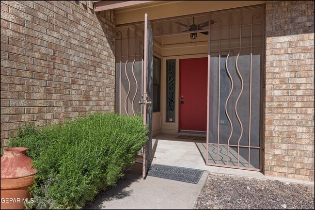 Building Photo - 601 Firedale Ln