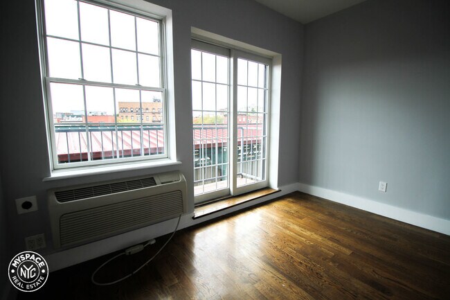 Building Photo - 413 Broadway