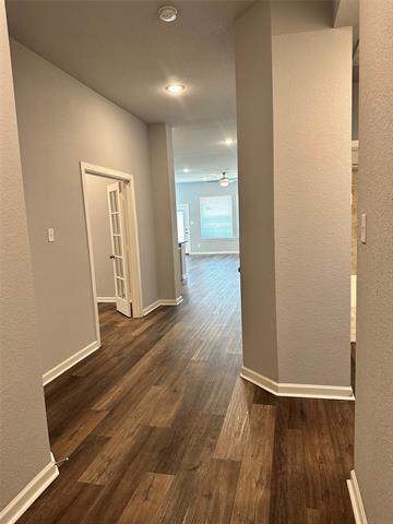 Building Photo - 4716 Bluffview Dr