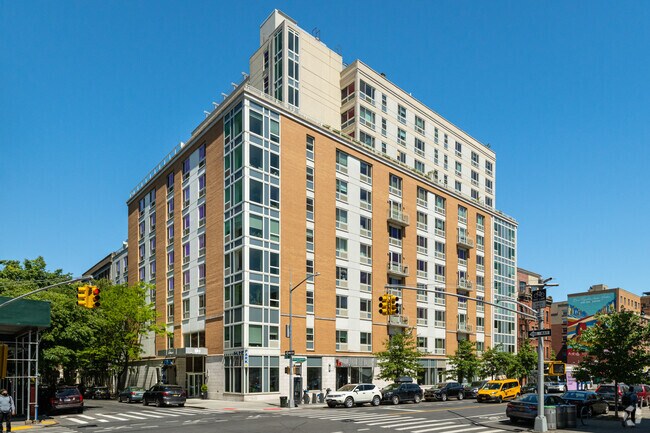 Building Photo - Livmor Condominium
