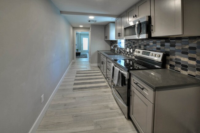 Foto del edificio - New Built, Near UofA 2 Bed 2 Bath