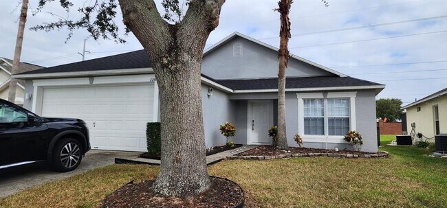 Building Photo - 1204 Casterton Cir