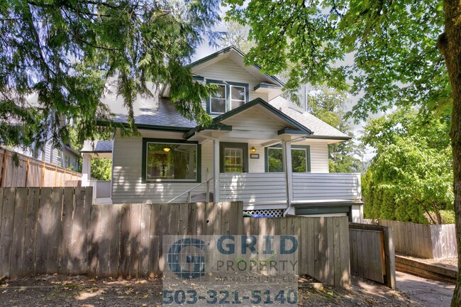 Building Photo - 4+ Bedroom, 2 Bath Craftsman Bungalow Avai...