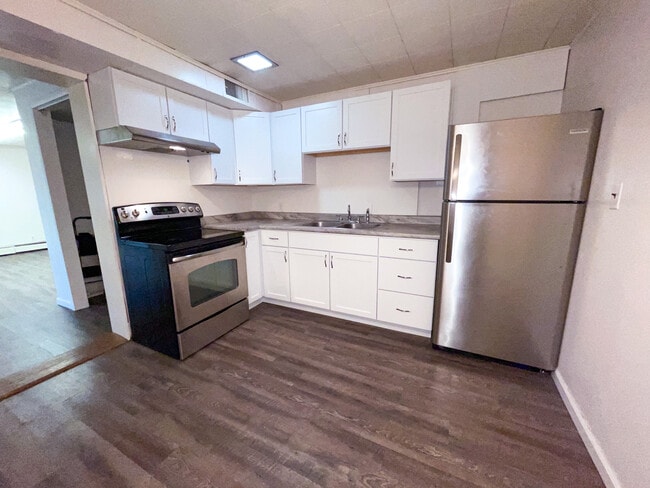 kitchen - 103 Hillcrest Dr