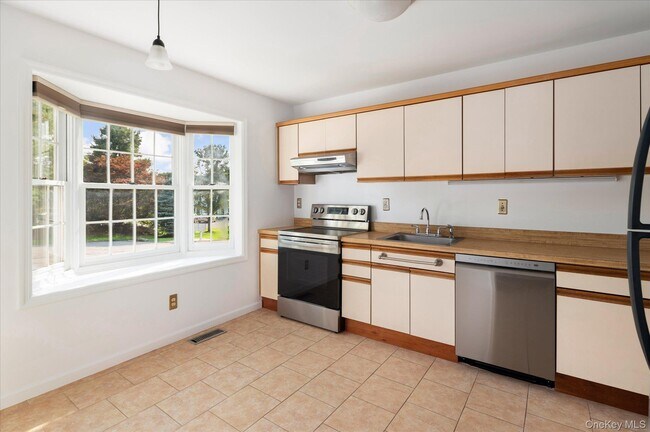 Foto del edificio - 46 Winterberry Cir