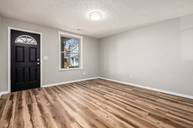 Living Room - The Courtyard on South Champion