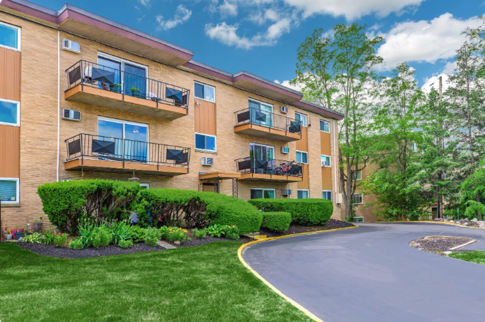 Park House 7945-7947 Mentor Ave – photo 3