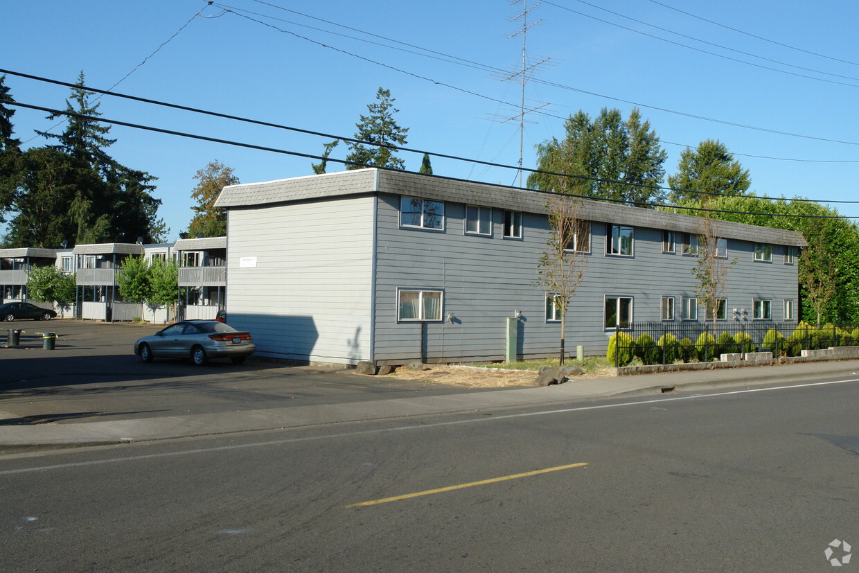 Forest Green - Willow Lake Apartments