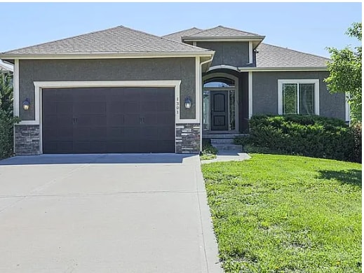 Building Photo - 1301 NE Country Ln