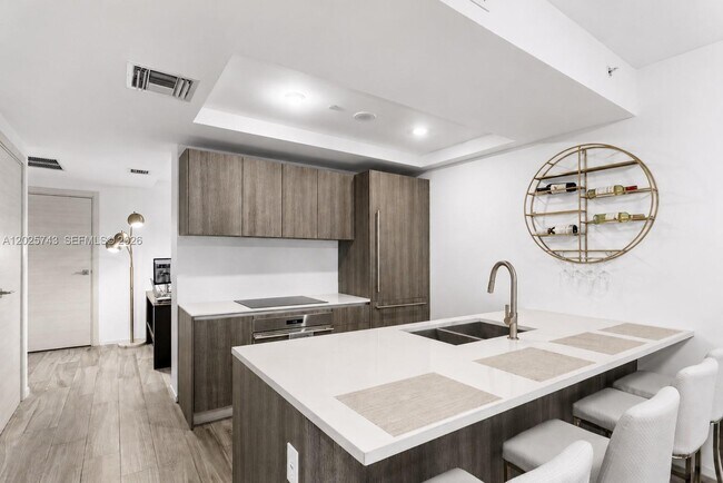 Building Photo - 801 S Miami Ave