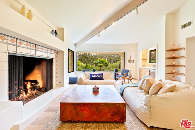 Building Photo - 23287 Palm Canyon Ln